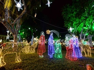 Bahia Já - Salvador - LUZES DO NATAL: Prefeitura inaugura iluminação e  decoração de Natal